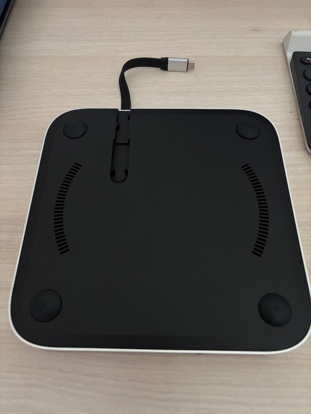 Satechi Hubs & Switches: SATECHI Mac mini Hub & Ständer – Gebraucht aus Zwillikon von Schumacherinc 1