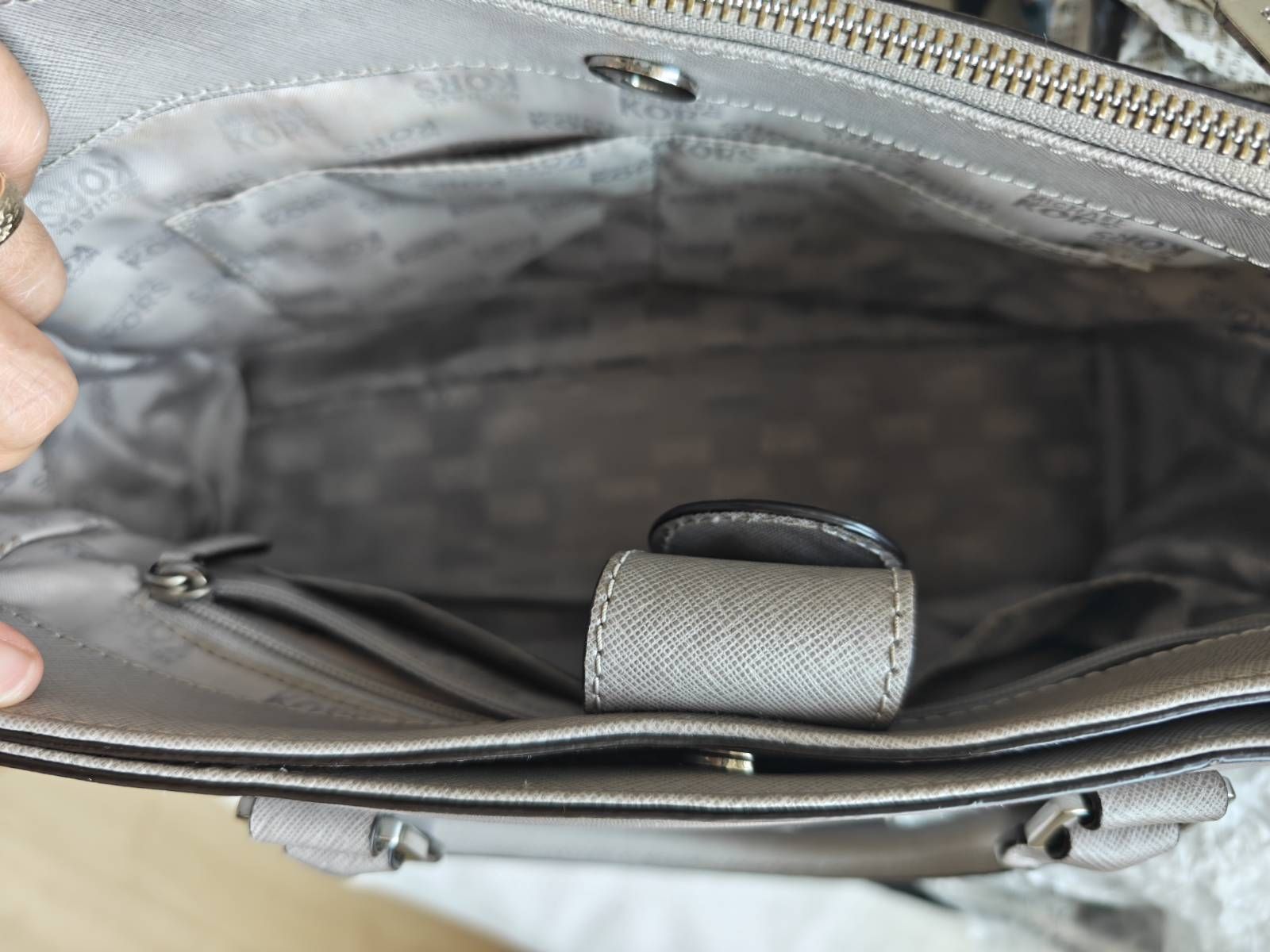 Michael Kors Taschen für Damen: Tasche Michael Kors – Gebraucht aus Zürich von MAG_b6zd 8