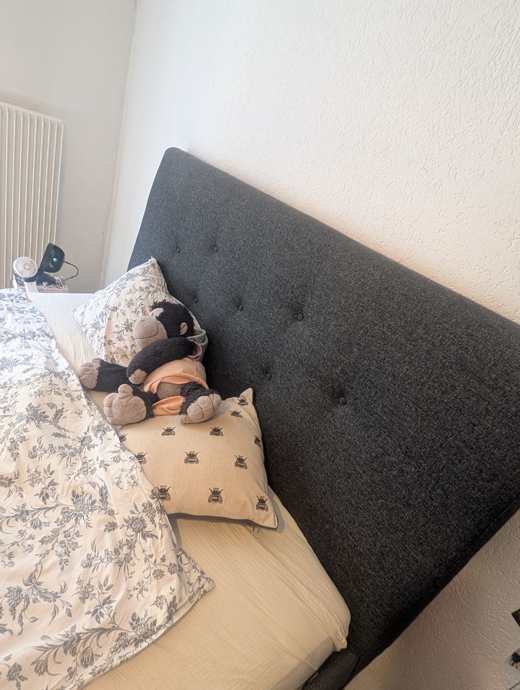 Letti: Bettgestell mit Stoffüberzug dunkelgrau  – Usato da Zürich venduto da bin_9pth 1