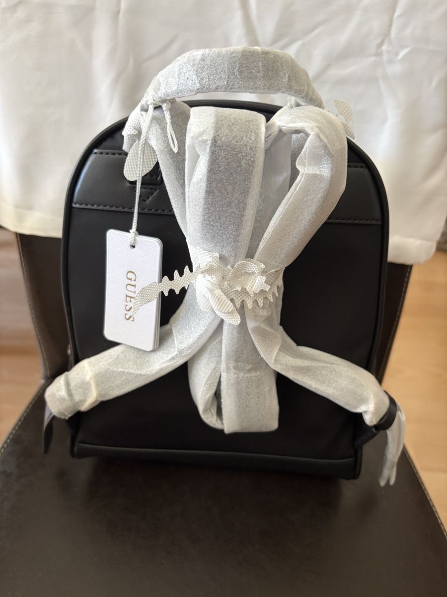 Guess Zaini: Sehr schöner Rucksack von Guess – Nuovo (secondo la descrizione) da Brütten venduto da gisela777 5