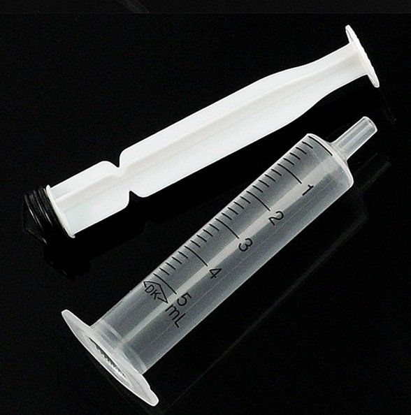 Tecnologia medica: 100x Einweg spritze 5ml - Seringue jetable – Nuovo e nell'imballaggio originale da Lausanne venduto da novastoris 2