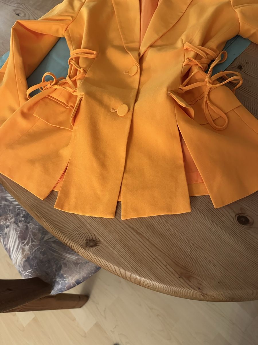 Costumi: Oranger Blazer von Vero Moda, Grösse 36 - Hingucker! – Usato da Schöfflisdorf venduto da Katrins02 5
