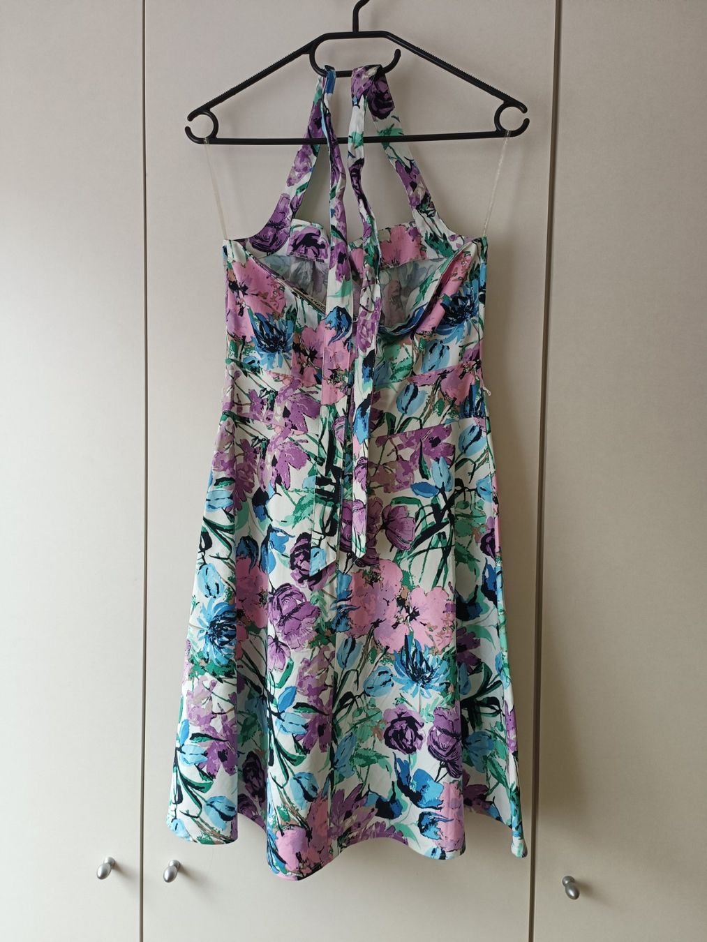 Vestiti: Sommerliches Neckholder-Kleid – Nuovo (secondo la descrizione) da Mumpf venduto da anelva