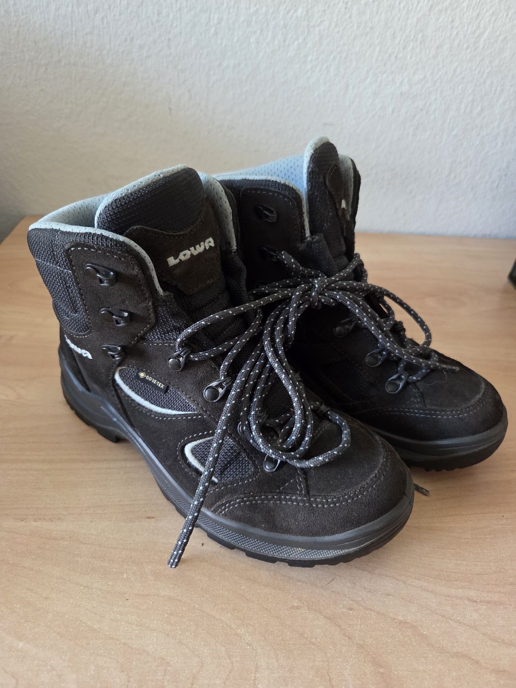 Lowa Scarpe da donna: Lowa Sciora Evo GTX Mid Goretex Damen   Wanderschuh Gr.38 – Usato da Winterthur venduto da katzen07