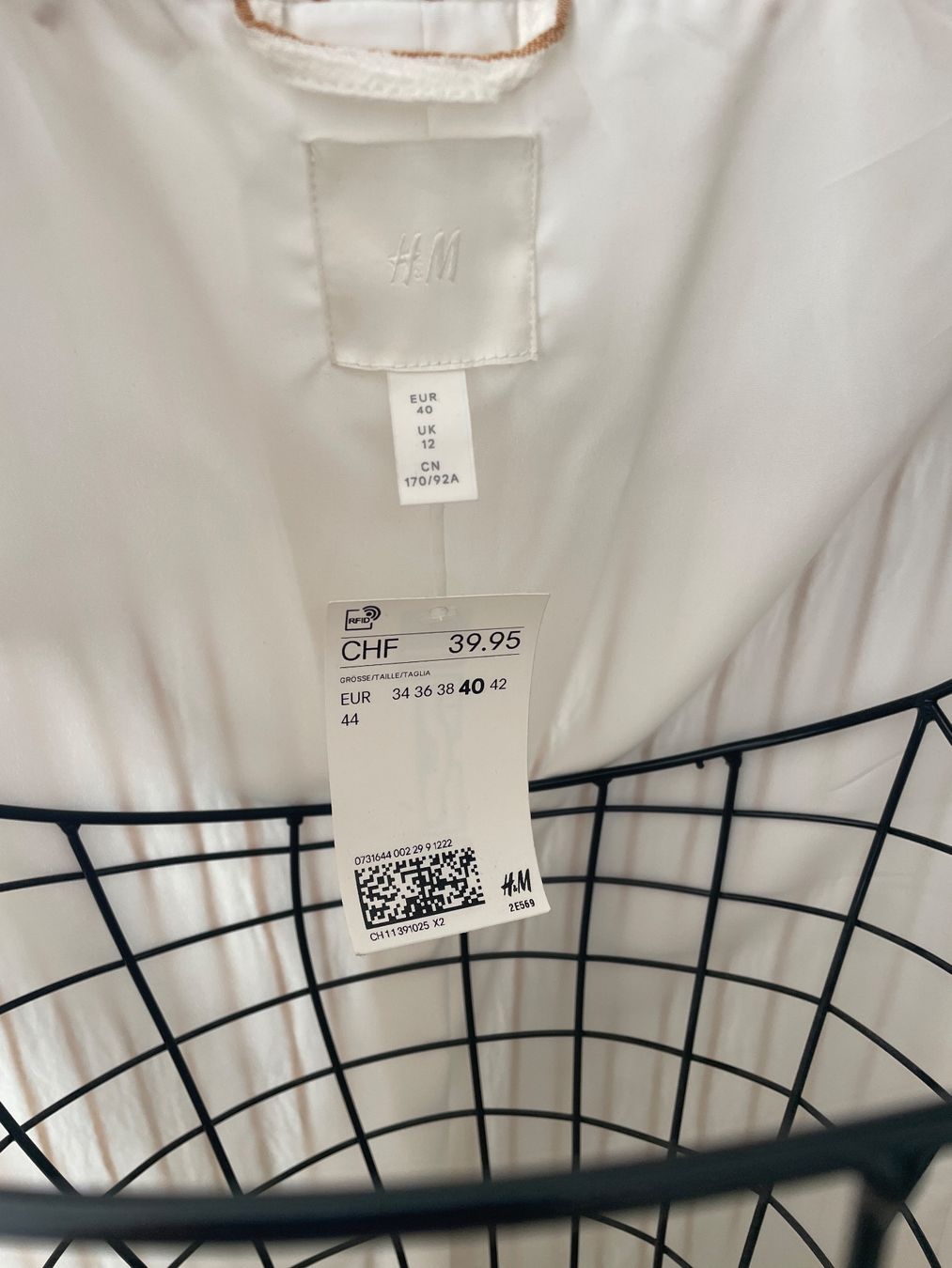 H&M Giacche: Neuer Blazer von H&M Gr.40 – Nuovo (secondo la descrizione) da Obfelden venduto da 3zwerge 2