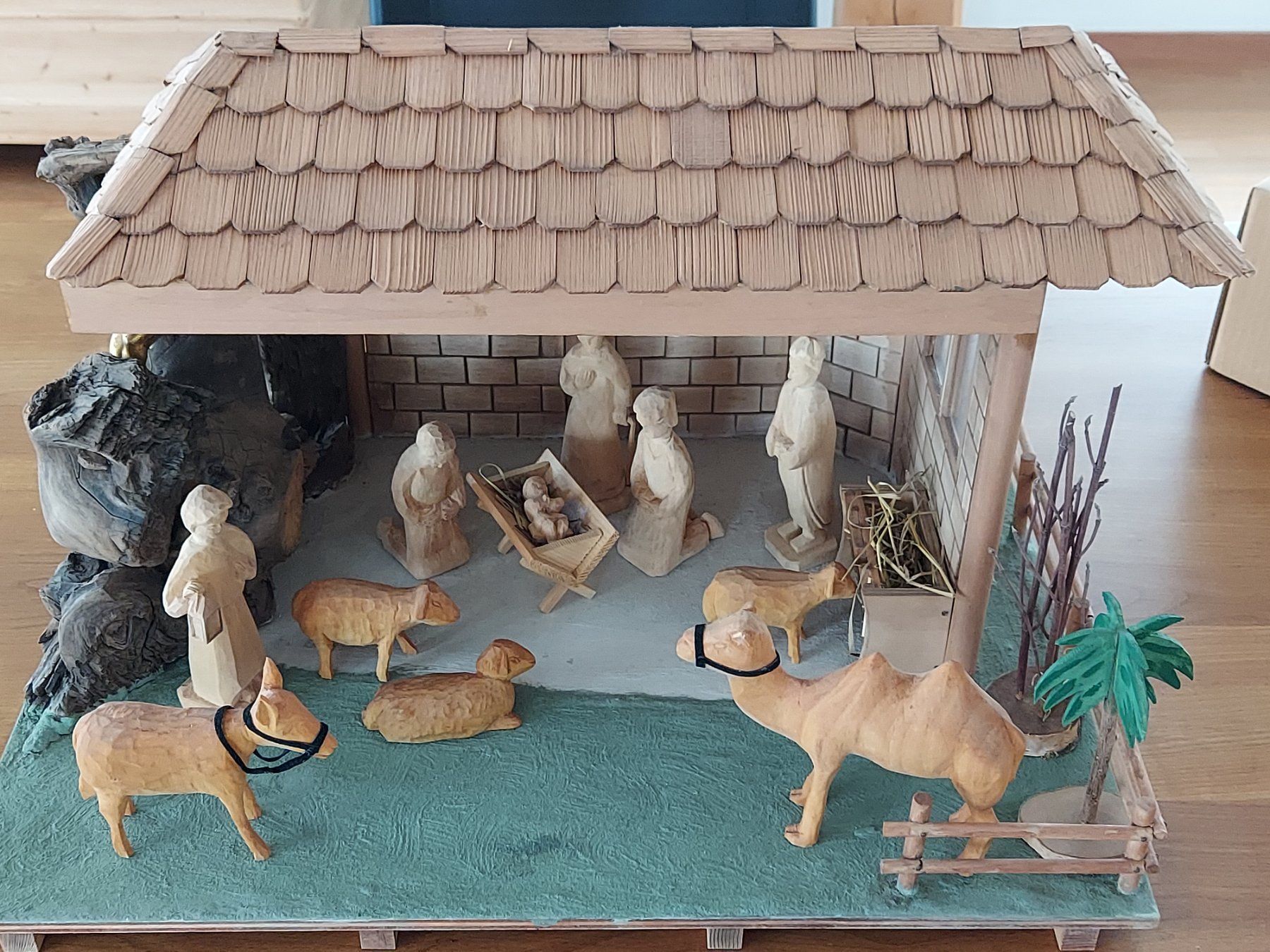 Tutte le decorazioni: Krippe handgefertigt mit div. Figuren – Nuovo (secondo la descrizione) da Küssnacht am Rigi venduto da Mukare 3