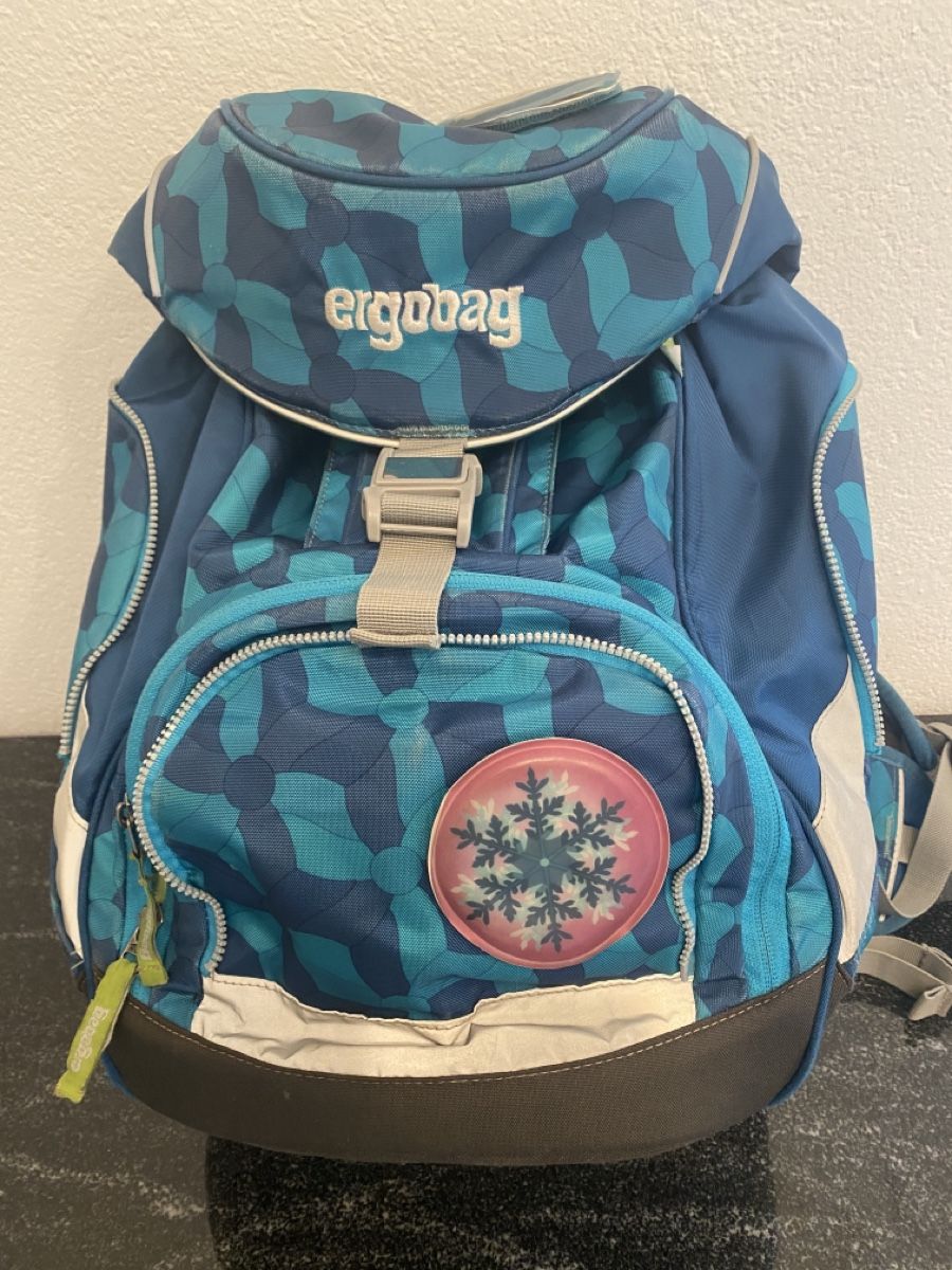 Ladenausstattungen & Messebau: Ergobag Schulrucksack mit Sportrucksack – Gebraucht aus Stäfa von Protea3
