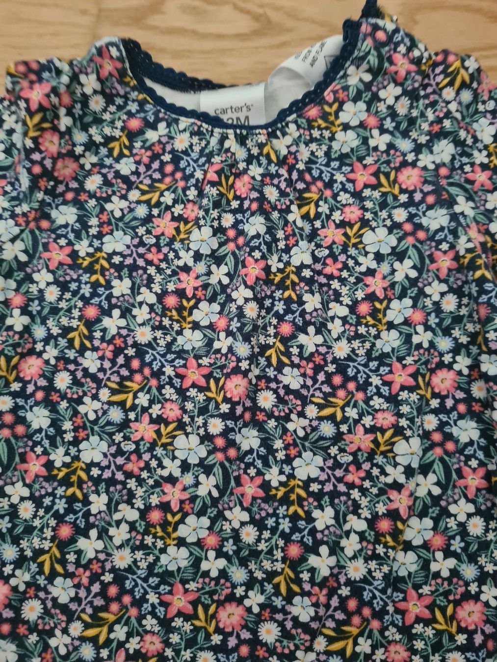 Carter's Maglioni & Felpe: Langarmshirt Carter's Blumenmuster Grösse 12M  – Usato da Horw venduto da Mirii91 1