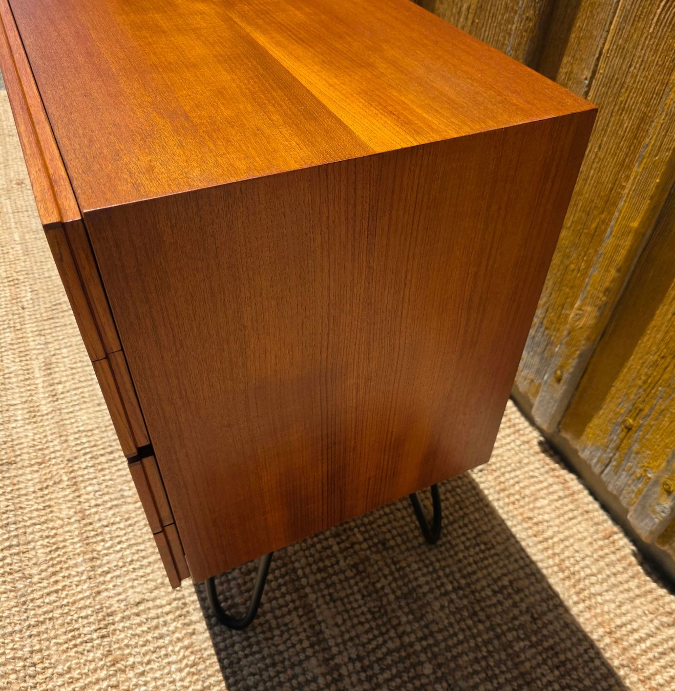 Cassettiere: Mid Century Teak  Sideboard Swiss Form – Usato da Haslen AI venduto da Vintagelix 4