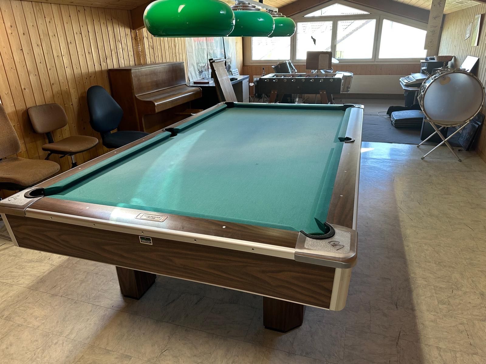 Tavoli da biliardo: Profi-Billardtisch Brunswick 9ft  inkl. 3-teiliger Lampe – Usato da Aesch ZH venduto da Menueplaner 2