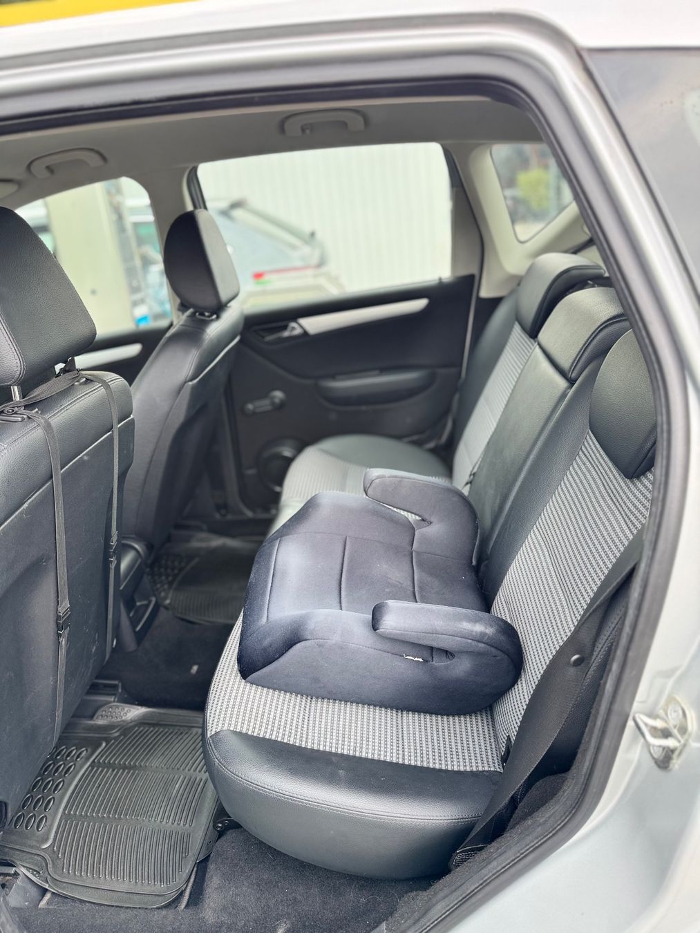 Mercedes-Benz Automobili: Benz A180 – Usato da Luzern venduto da family-pavlenko 7