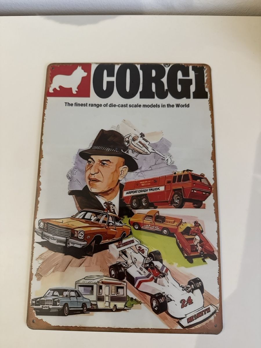 Insegne: Corgi Blechschild Oldtimer  Movie Thema – Nuovo e nell'imballaggio originale da Basel venduto da Zomeg