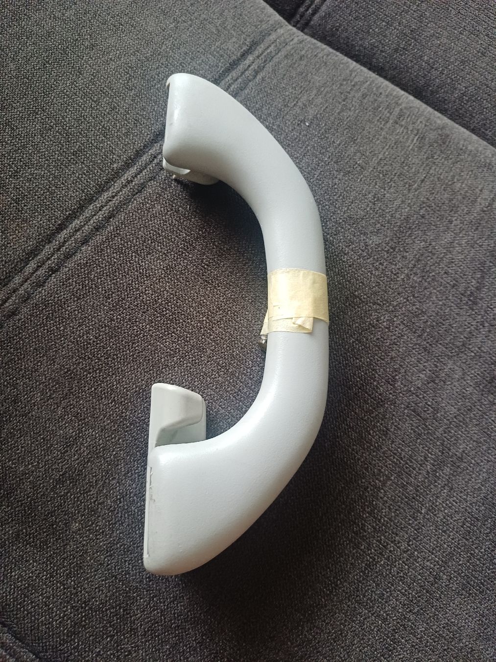 VW Alle Autoersatzteile: Gebrauchte Original Dachgriffe VW Multivan T5 2003-2009  – Gebraucht aus Domat-Ems von Waterbikes