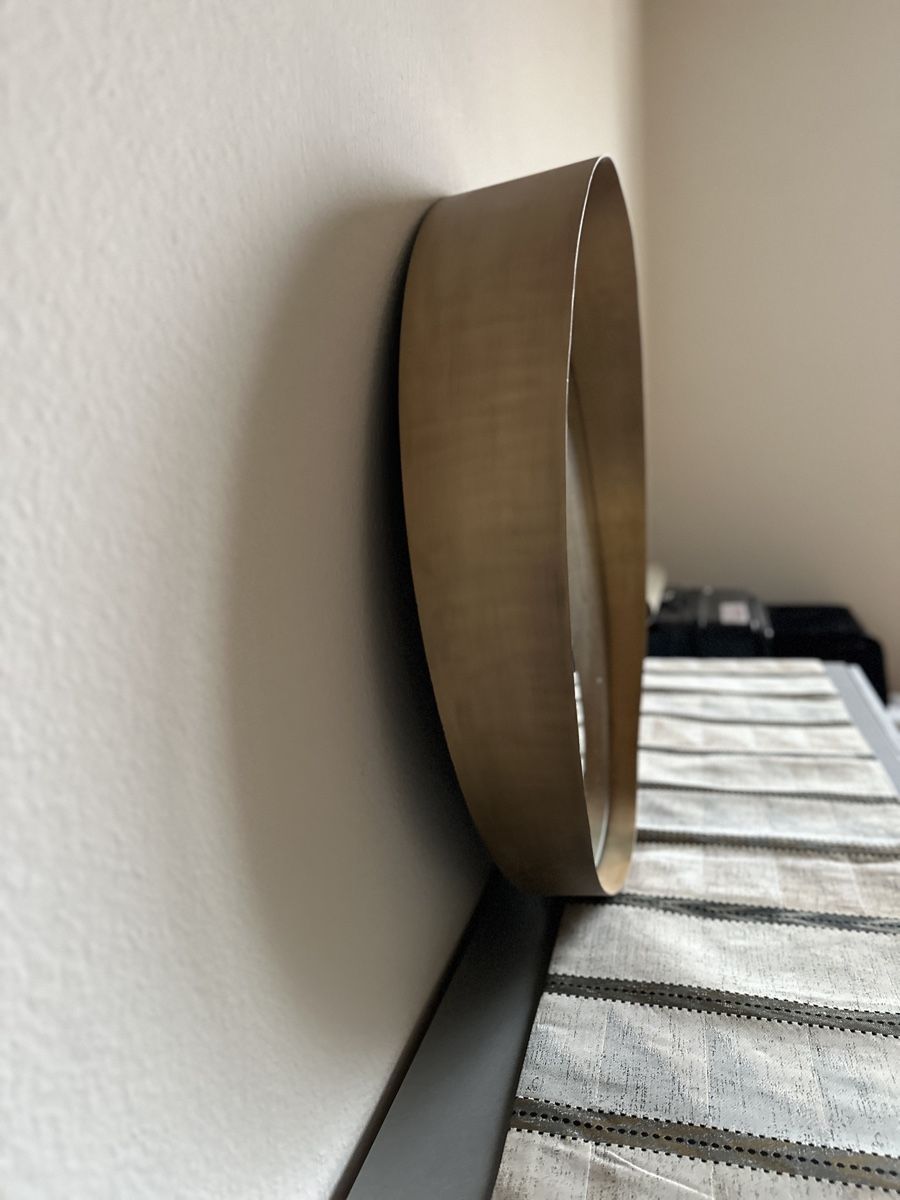 Pfister Spiegel: Round Copper Wall Mirror - Stylish Home Decor - Chic Look! – Gebraucht aus Zürich von Curated.Chapters 5