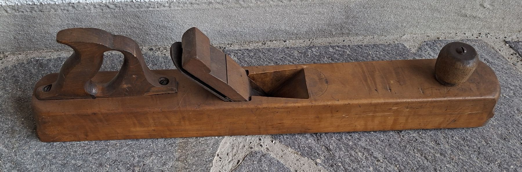 Tutti gli attrezzi: Hobel aus Holz, altes Werkzeug. – Usato da Pfäffikon ZH venduto da enderby01 1