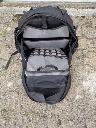 Werkzeugrucksack schwarz gebrauchter Zustand