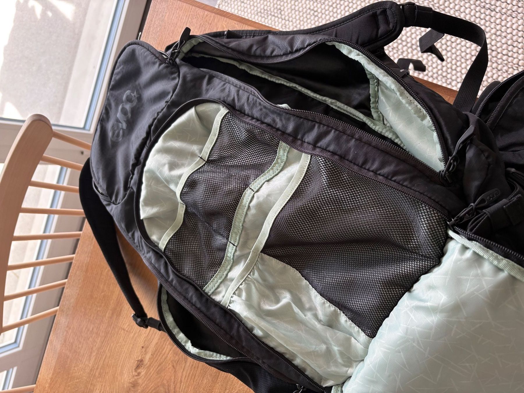 Evoc Zaini: Evoc FR Trail E-Ride 20L Lightshield Protektor Rucksack – Usato da Oberdorf SO venduto da Peschamel 2