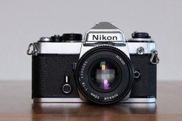 Geprüfte Nikon FE, neue Lichtdichtungen und Dämpfer