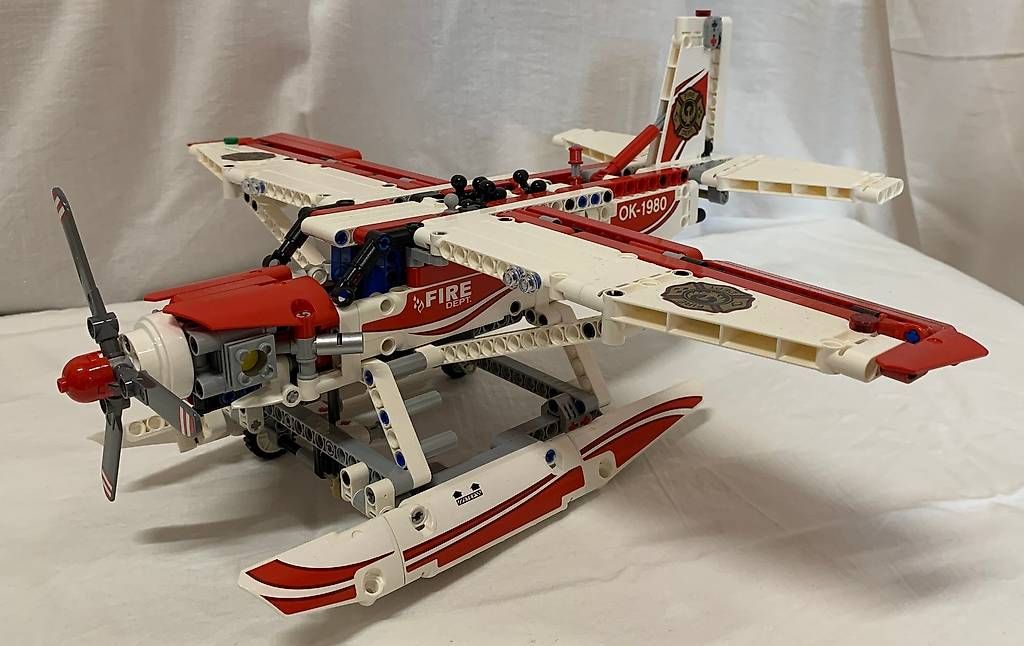 Lego Kit di costruzioni: Lego Technic Löschflugzeug – Usato da Meikirch venduto da meineangebote