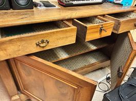 Crédence / Commode ancienne en bois massif