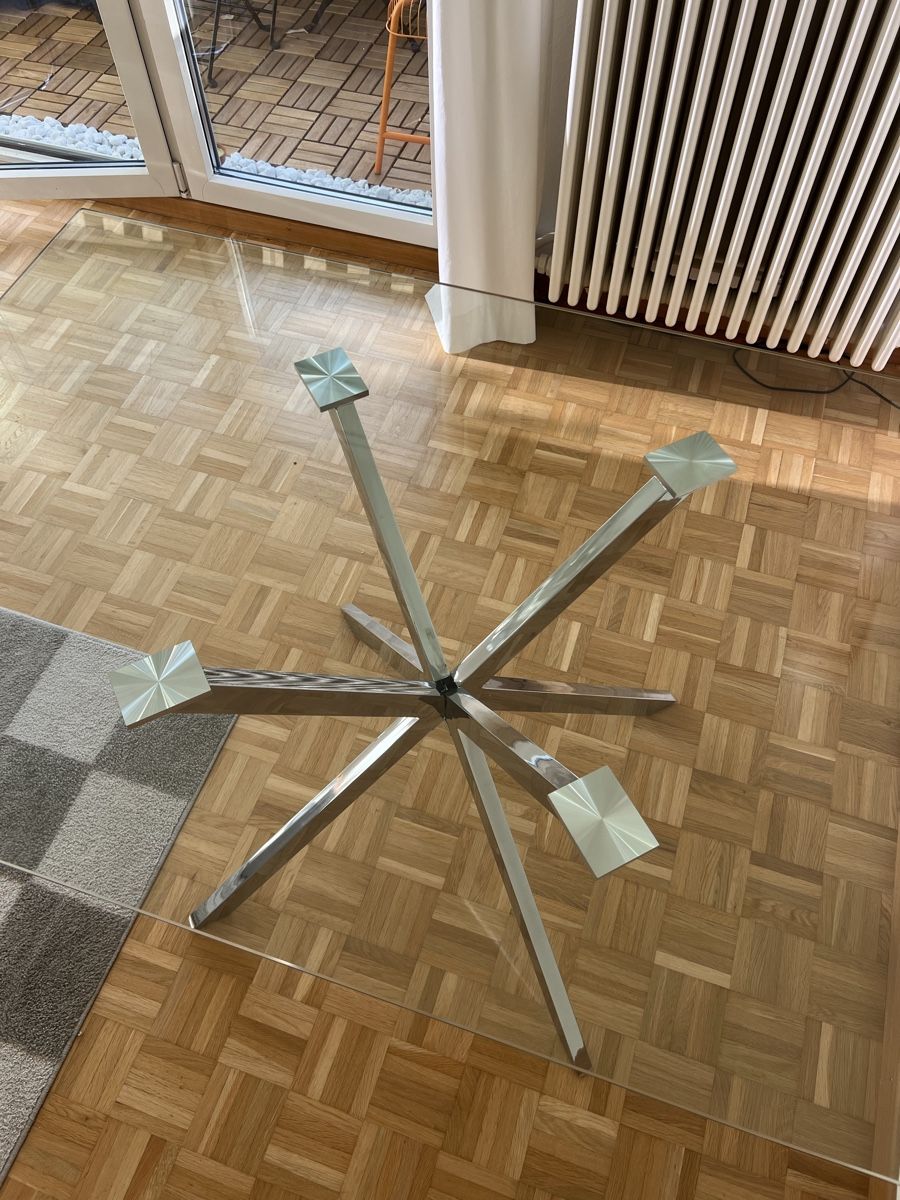 Tavoli: Neuer Glastisch mit Chrombeinen (2 Monate alt) – Usato da Zürich venduto da CXClouds 2