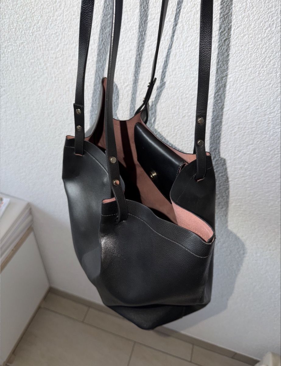 H&M Borse da donna: Schwarze Shopper-Tasche  – Usato da Oftringen venduto da soraia.i 1