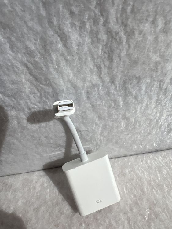 Apple Lecteurs & Adaptateurs: Original Apple Adapter Mini DisplayPort auf VGA - Top Zustan – D'occasion à Rotkreuz par perlengott 1