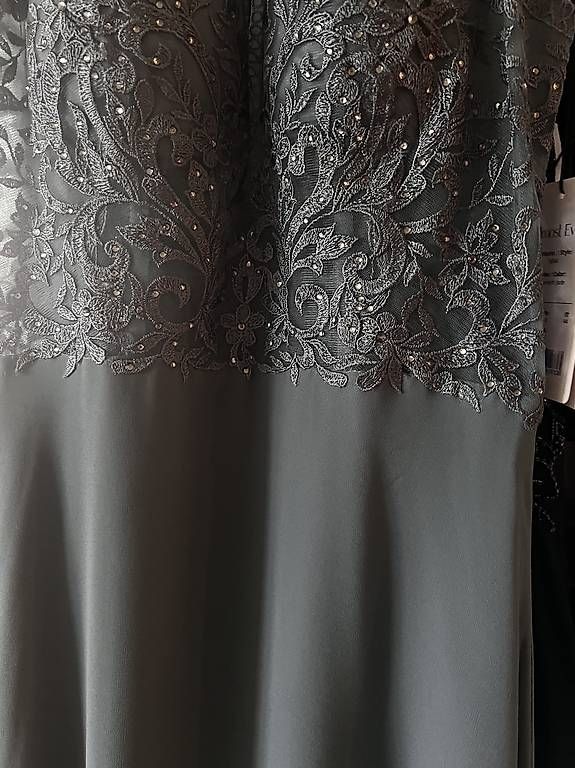 Vestiti: Abendkleid  – Usato da Winterthur venduto da Anjarys 4