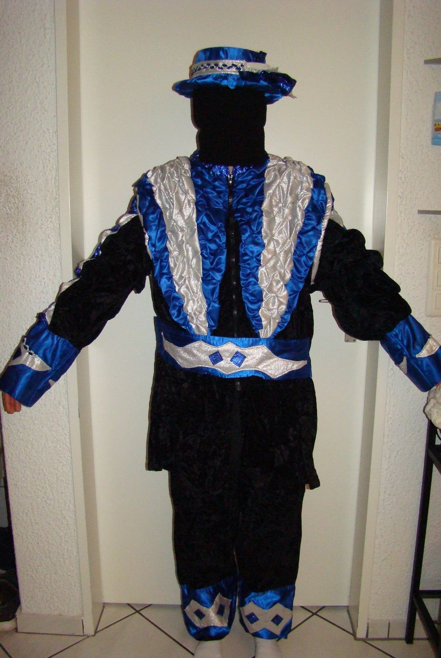 Costumi: Fasnachtskostüm Jacke, Hose und Hut ca. Grösse M – Usato da Malters venduto da burzi 1