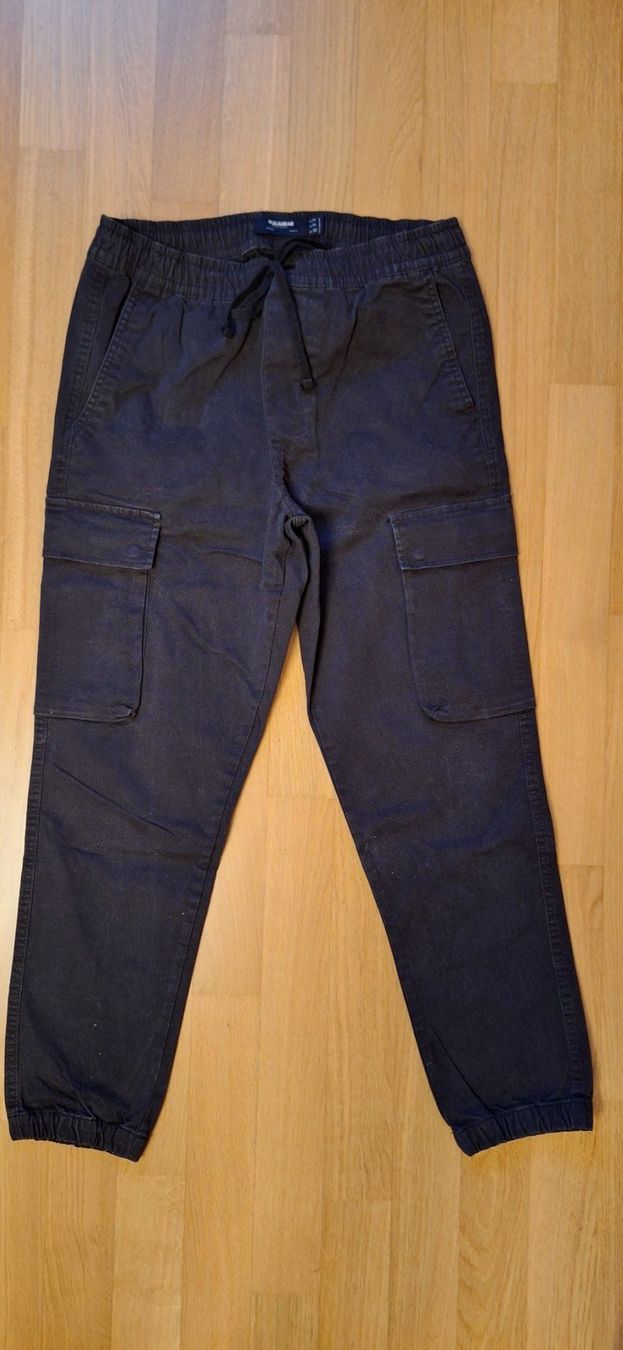Pull&Bear Pantaloni: Pull&Bear, pantalon cargo – Nuovo (secondo la descrizione) da Lussery-Villars venduto da pousinete02