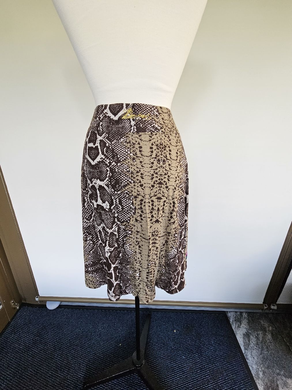 Desigual Gonne: Desigual Rock – Nuovo (secondo la descrizione) da Hochdorf venduto da Berry005 5