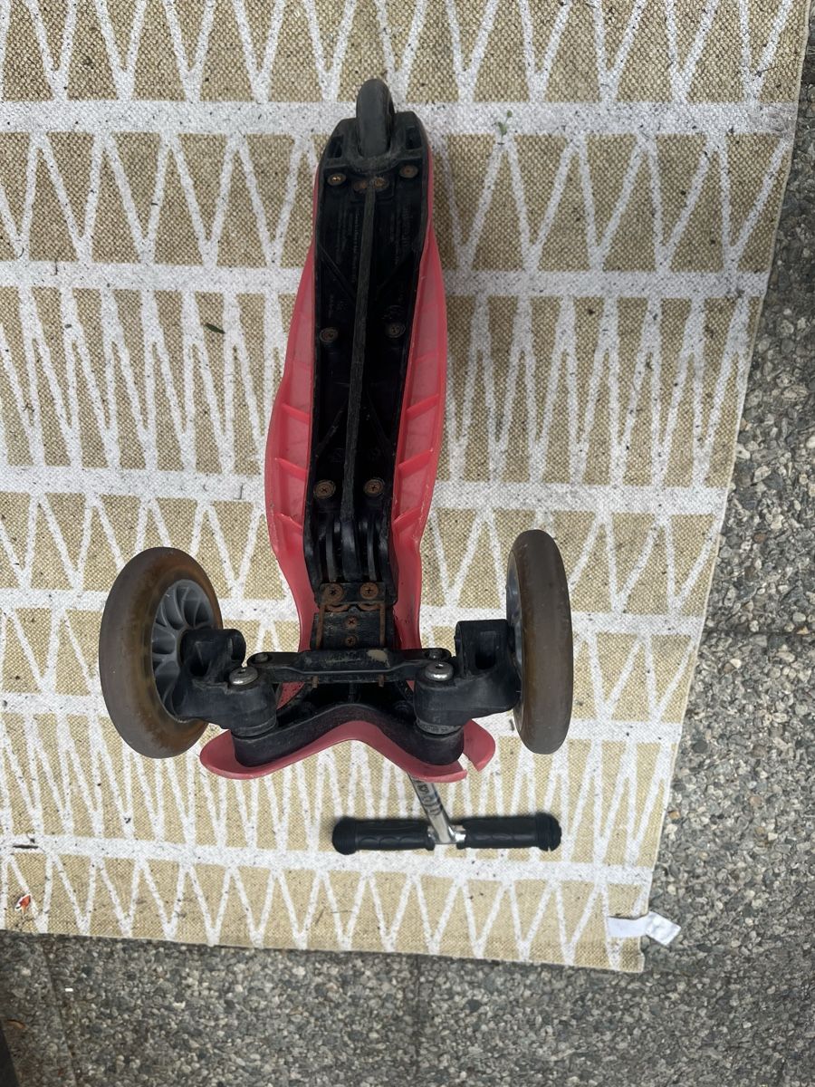 Micro Kickboard: Micro Scooter Roller  – Gebraucht aus Zermatt von B.15.v02 2