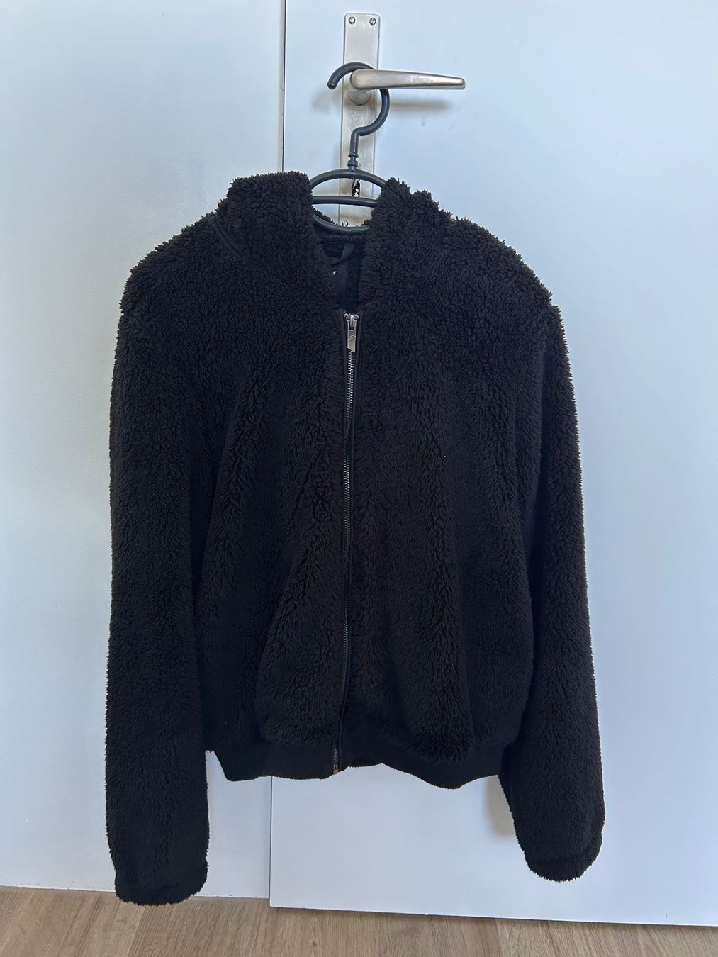 Only Giacche: Flauschige Teddyjacke – Usato da Muri AG venduto da ali_27hx