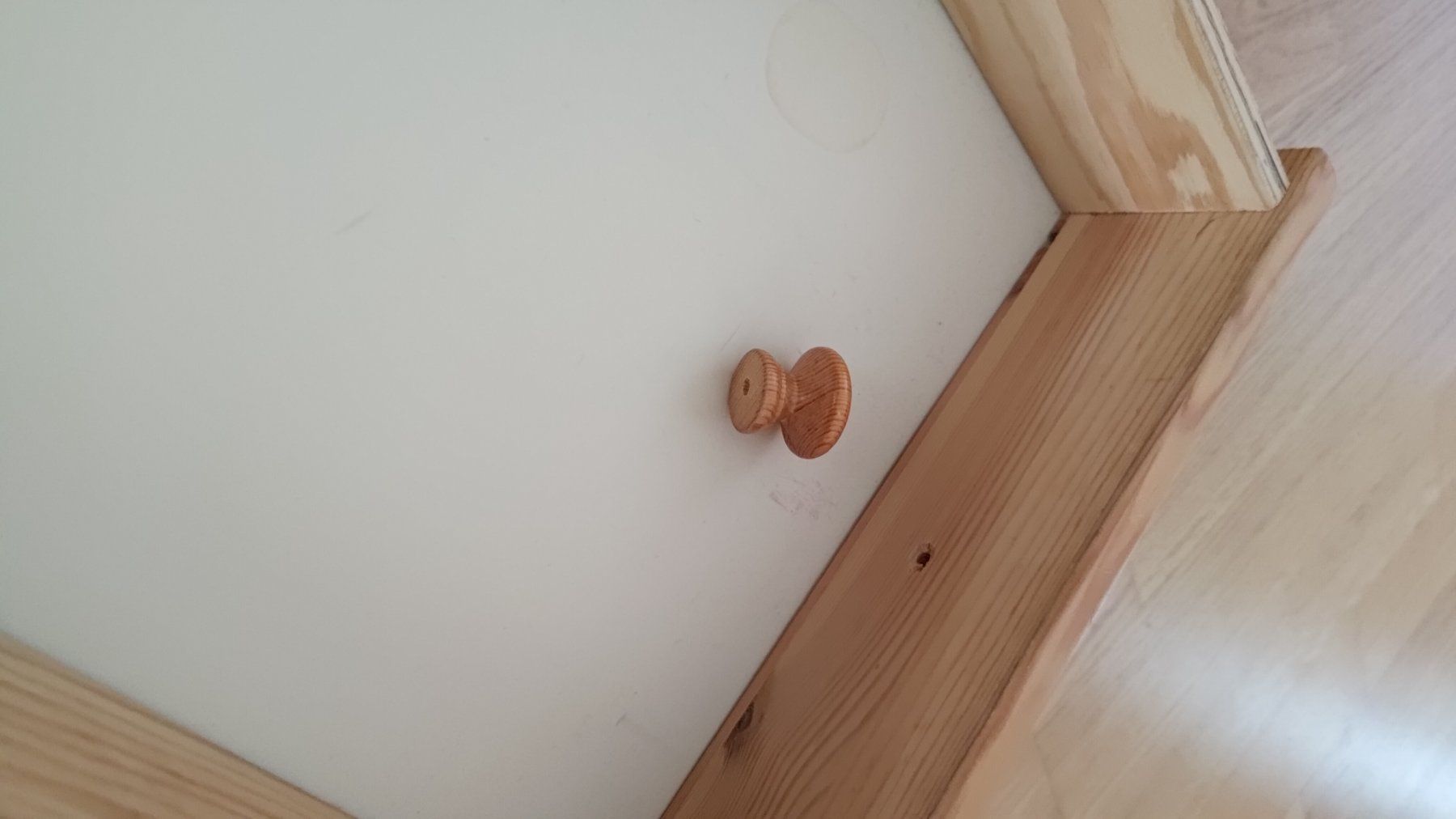 Scrivanie: Schreibtisch aus Holz – Usato da Richterswil venduto da chabwino13 5