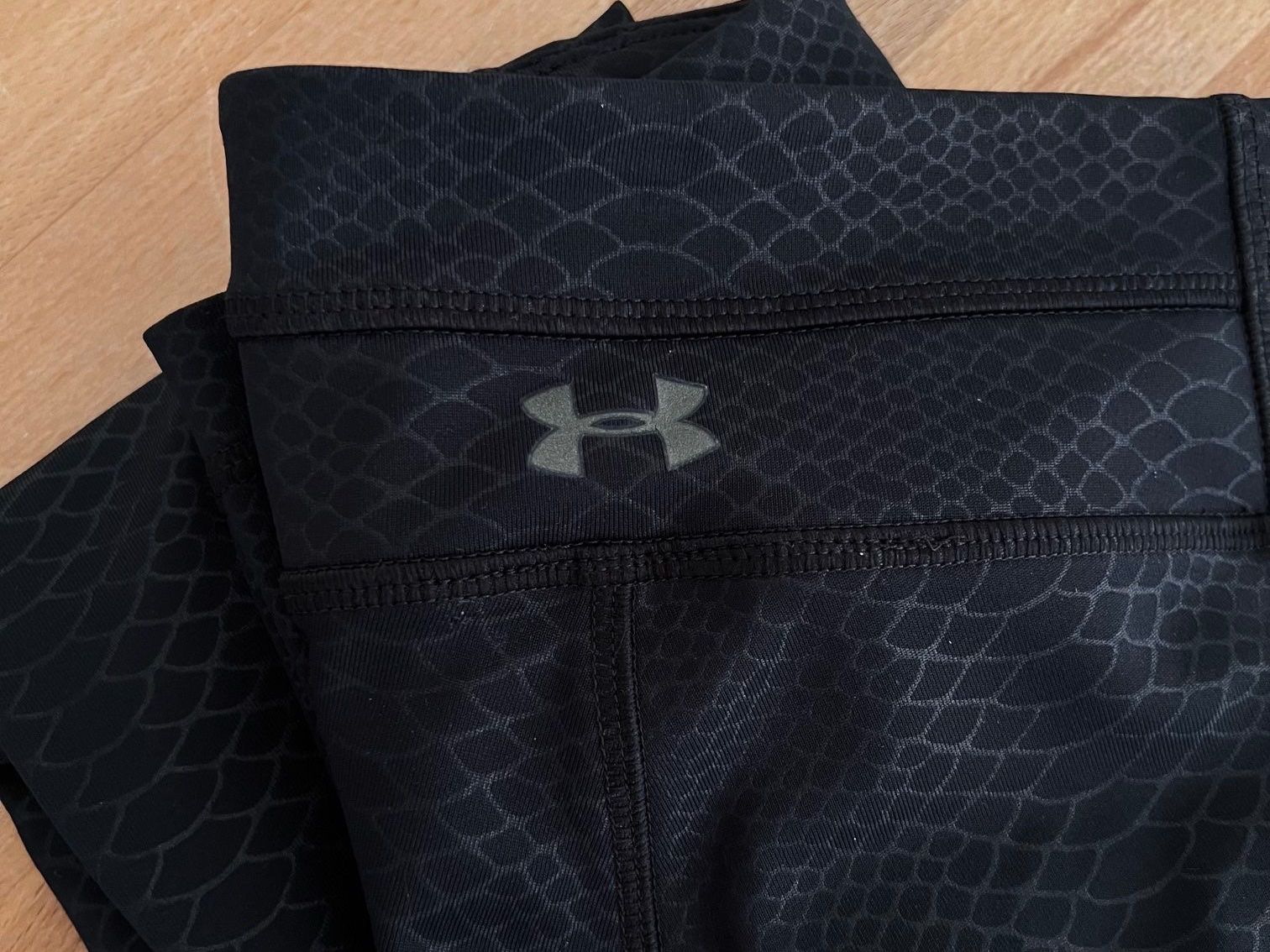 Under Armour Leggings: Leggings de sport Under Armor – Usato da Pully venduto da sunaddict
