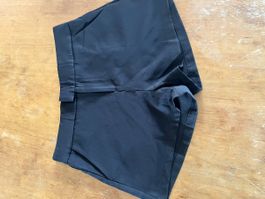 Kurze Hose schwarz Grösse S neuwertig