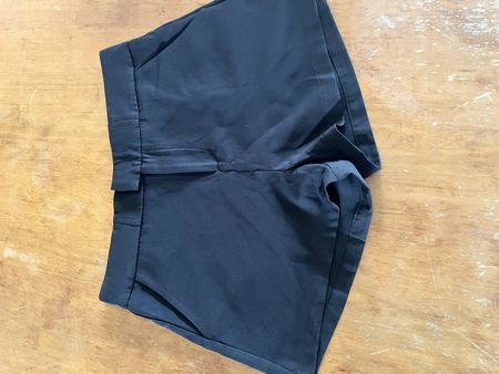 Kurze Hose schwarz Grösse S neuwertig