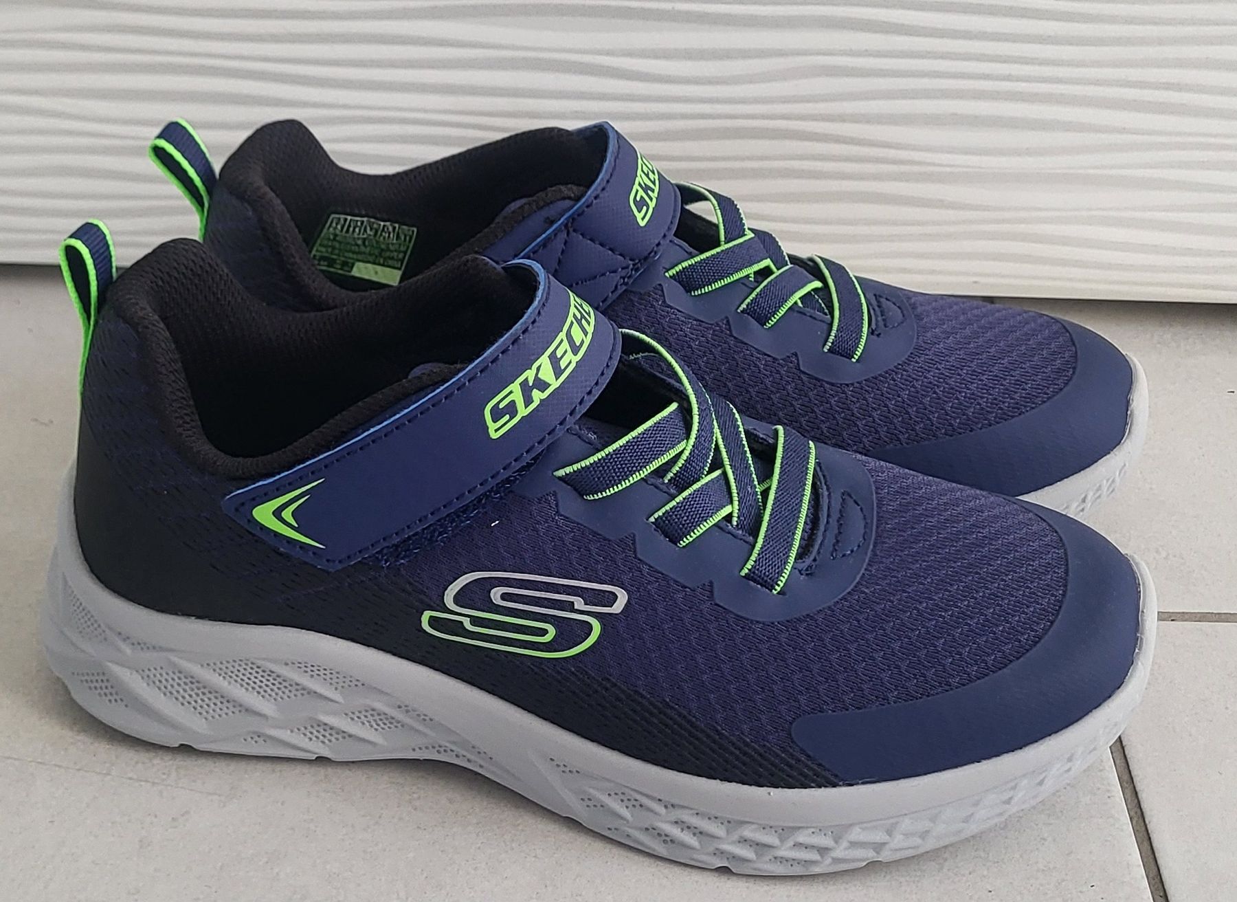 Skechers Scarpe per ragazzi: Skechers Neu Gr.34 – Nuovo e nell'imballaggio originale da Thierachern venduto da Anastasia123