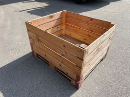 Holzkiste / Hochbeet aus Holz