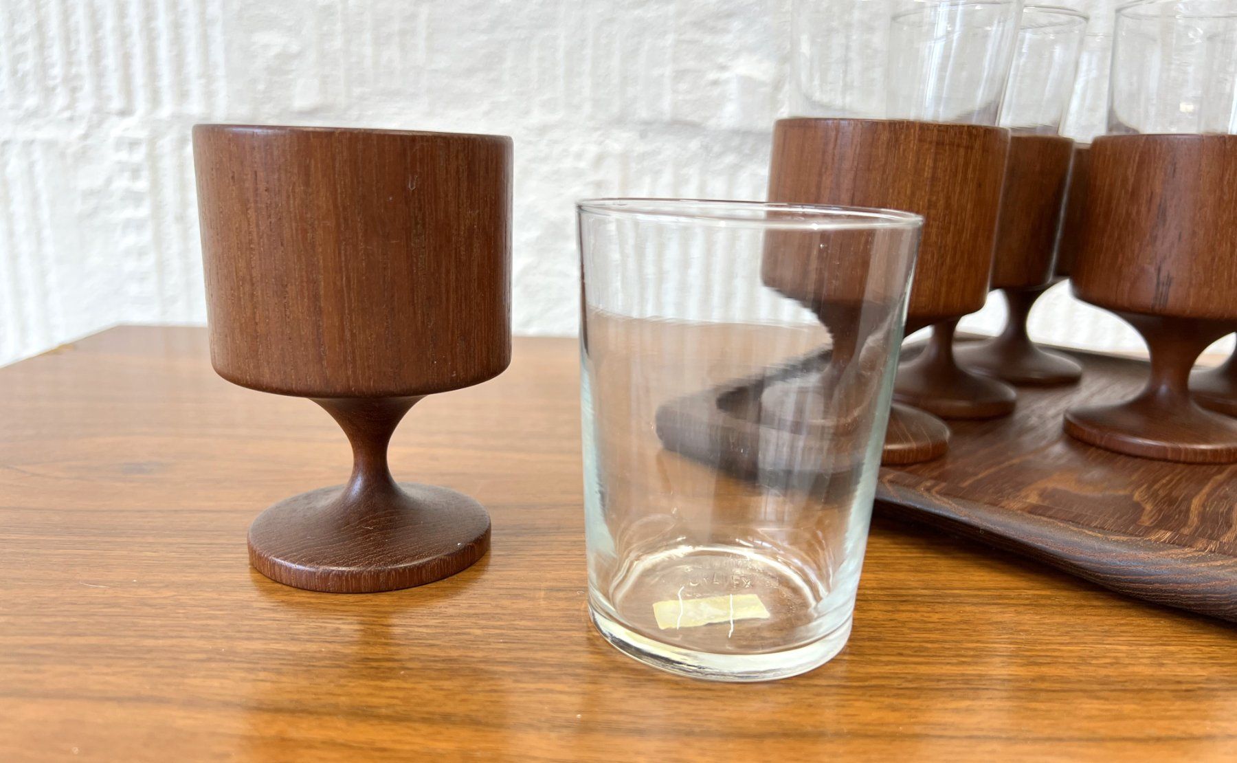Bicchieri: Vintage Gläser-Set mit Teak Tablett – Usato da Walzenhausen venduto da stilvollwohnen 1