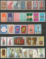 32 Timbres de 1966/79 ( Andorre / Neufs** )