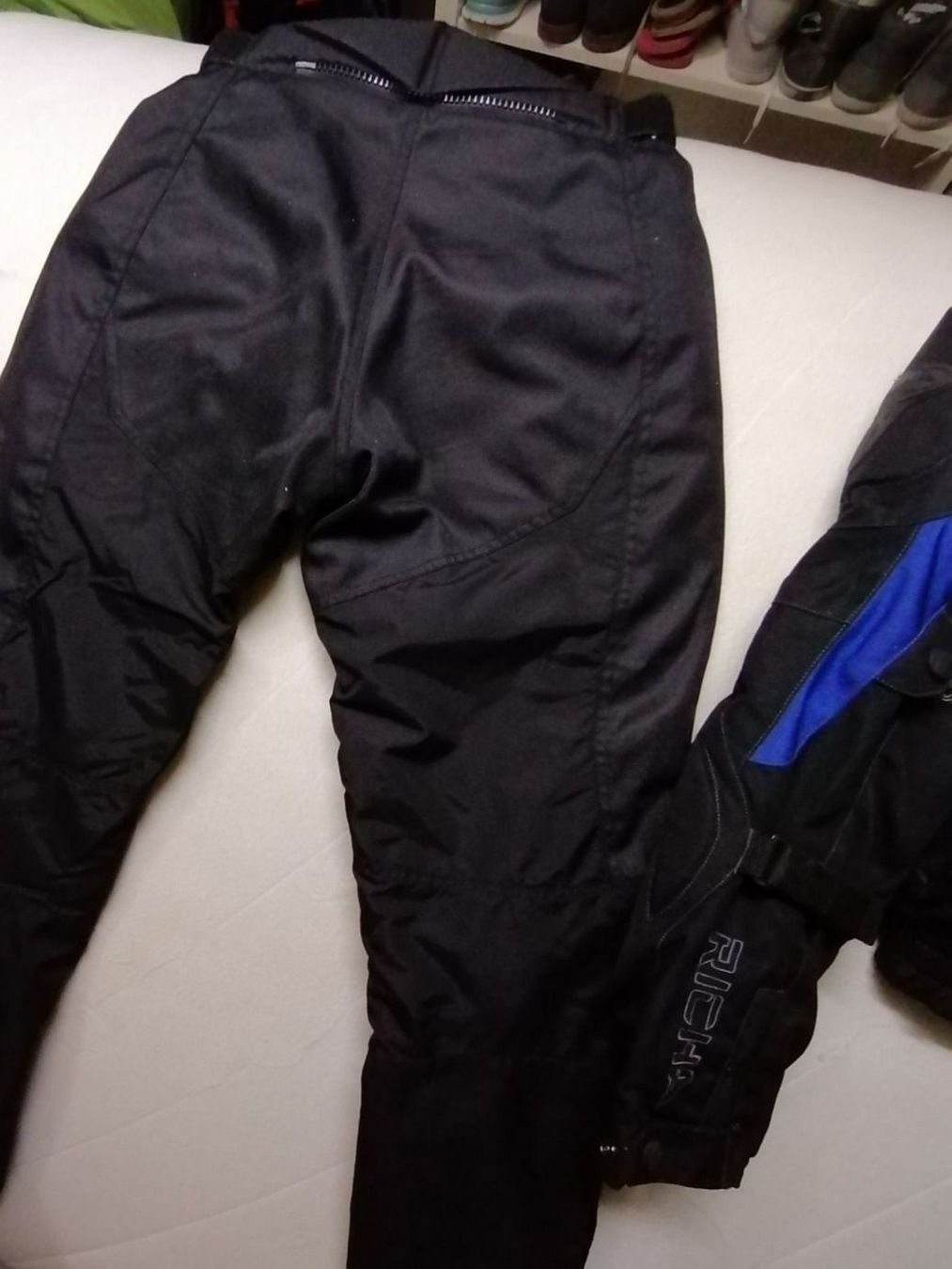 Pantaloni: Motorradhose Targa S Damen Neu – Nuovo (secondo la descrizione) da Saanen venduto da MountainLove.44 1