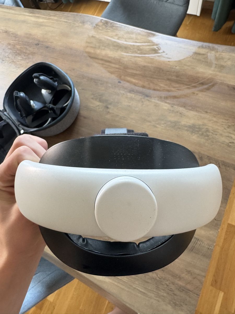 Casque VR: VR Brille Oculus Quest 2 – D'occasion à Berlingen par spi_6b8m 2