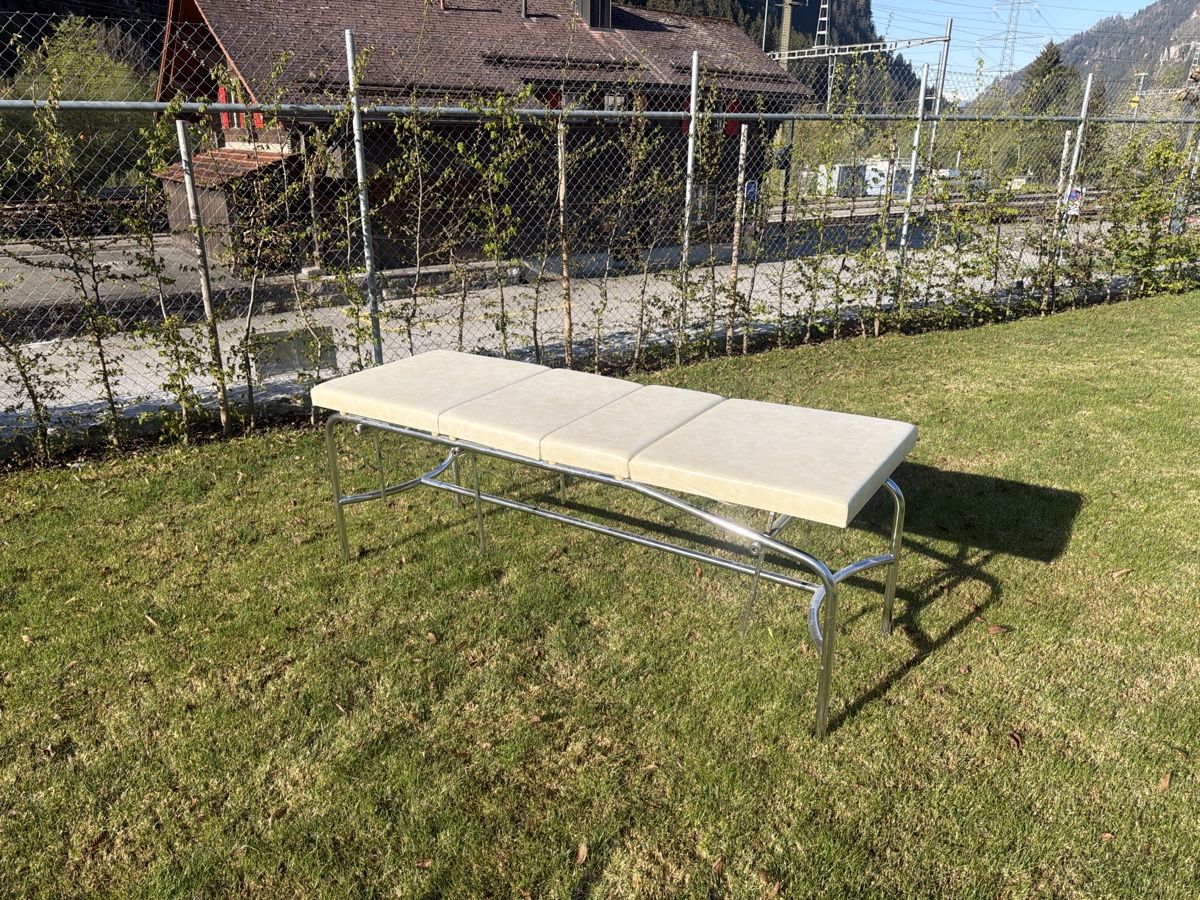 Liegen & Liegestühle: Massagetisch – Gebraucht aus Flims Dorf von inf_dj8q