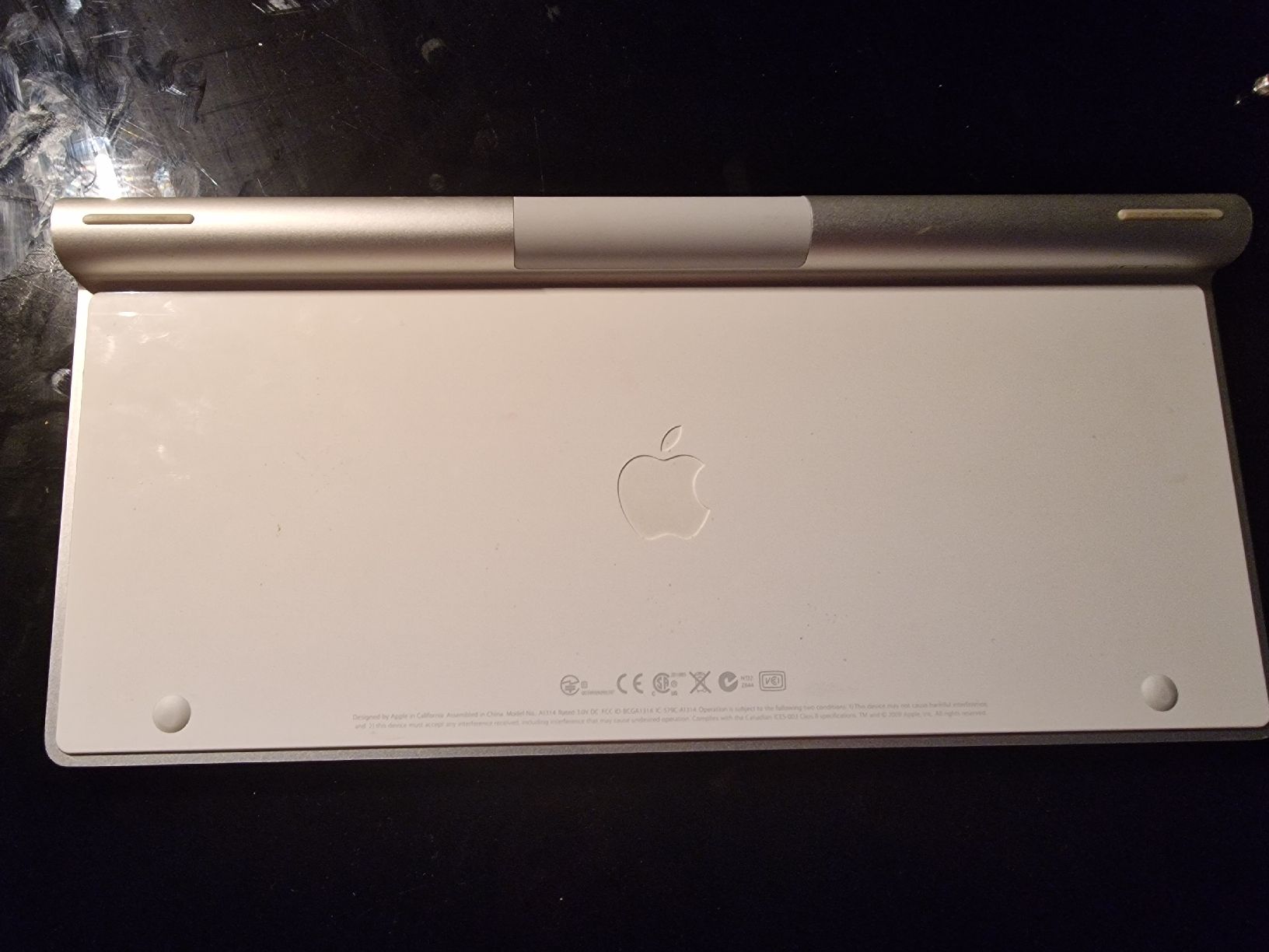 Apple Claviers: Apple Wireless Keyboard – D'occasion à Menziken par avzimiftari 1