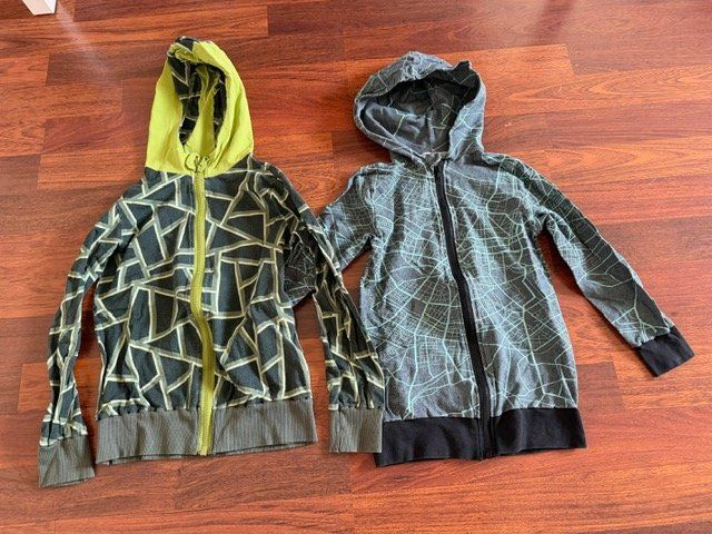 Lotti & Set di vestiti: Kapuzen-Jäggli Set, Grösse 134/140 – Usato da Endingen venduto da wubi 5