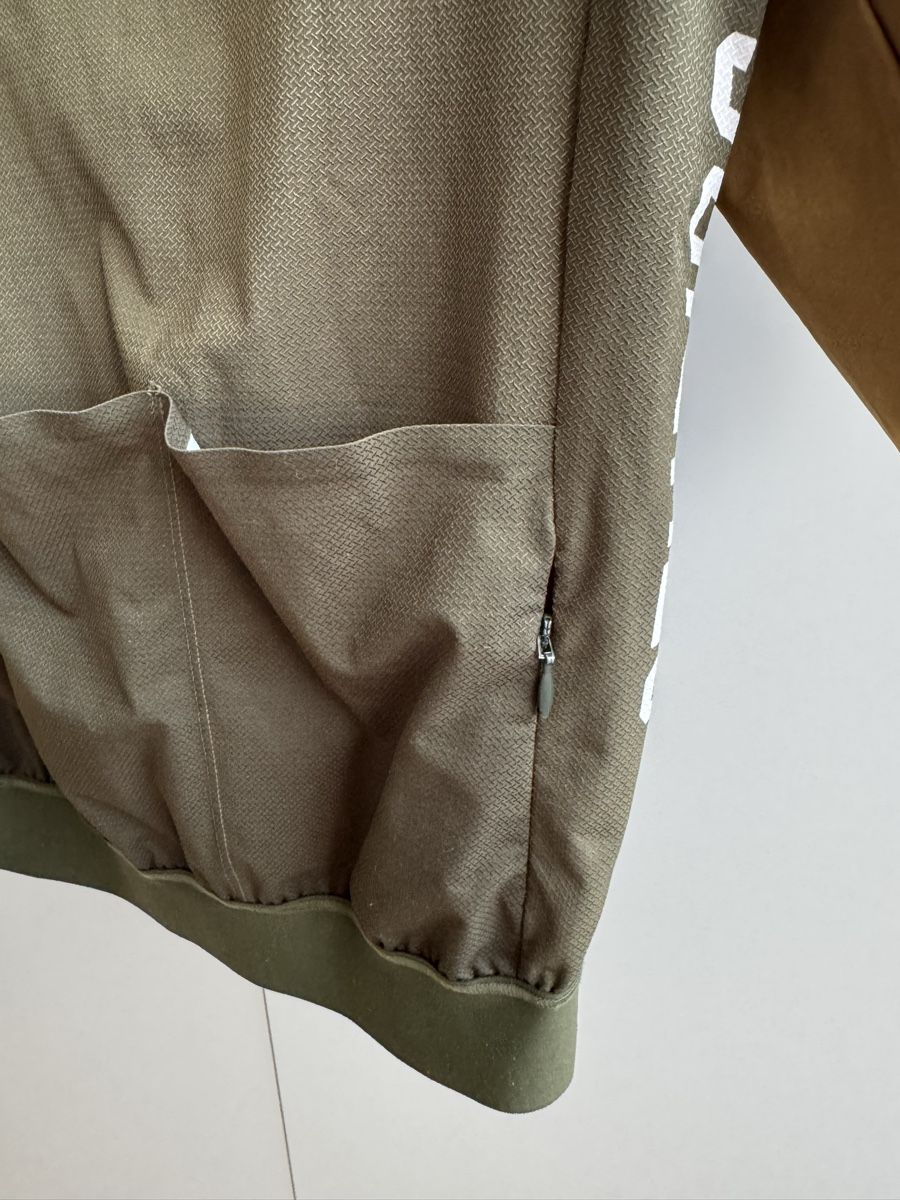 Pas Normal Studios Canottiere & Pantaloni: Pas Normal Studios Radtrikot Grösse L – Usato da Hombrechtikon venduto da Sven_Gerber 2