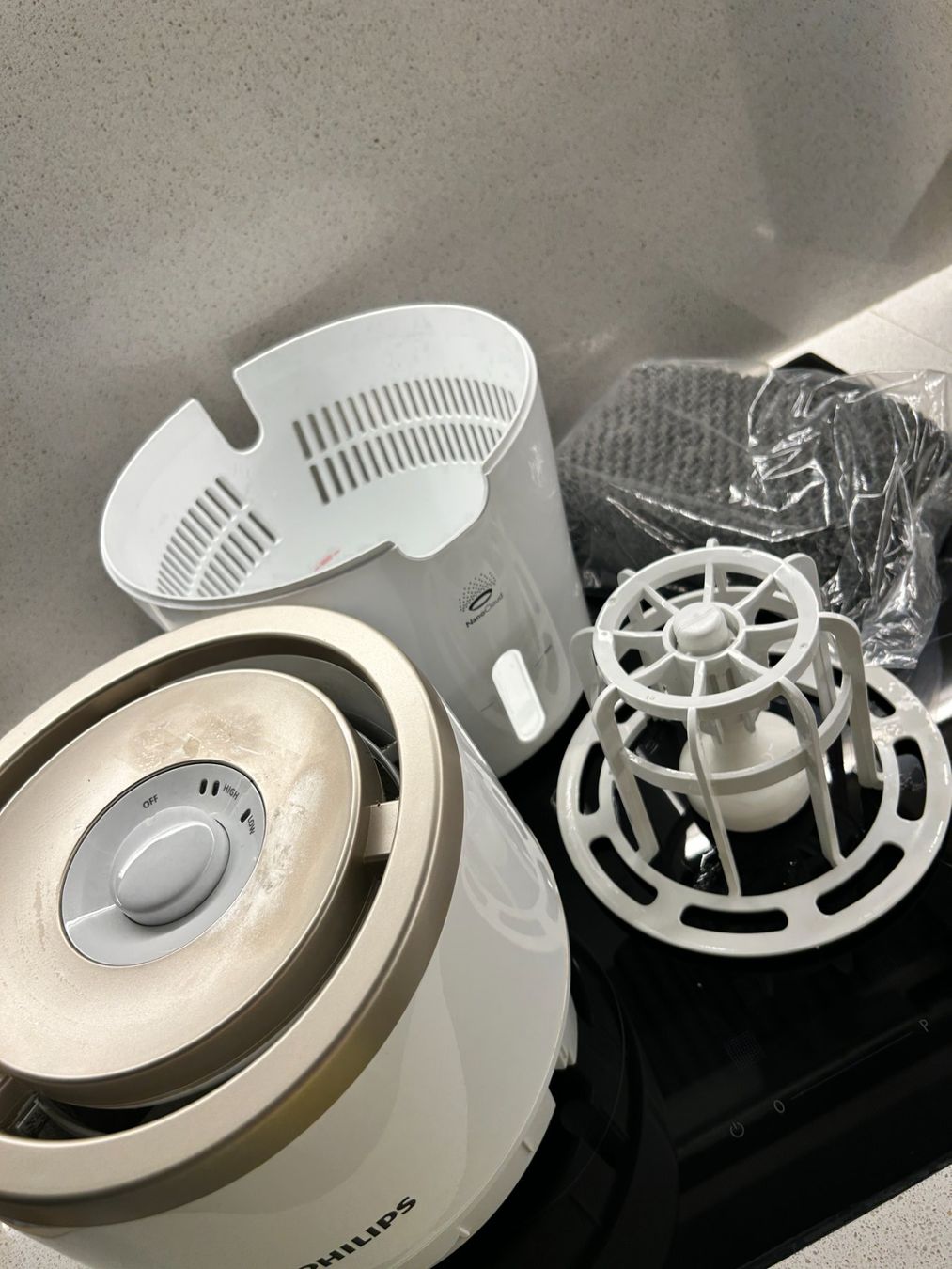 Philips Luftbefeuchter: PHILIPS Luftbefeuchter (Weiss) HU4811/10 – Gebraucht aus Genestrerio von Zio-Dim 7