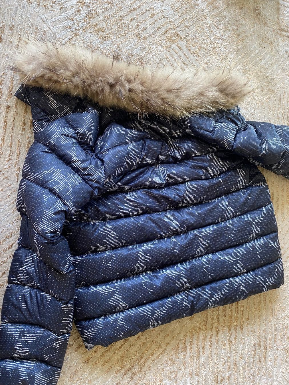 Max Mara Jacken: WEEKEND Max Mara down jacket with adjustable fur – Gebraucht aus Kilchberg ZH von roz_qcj7 2