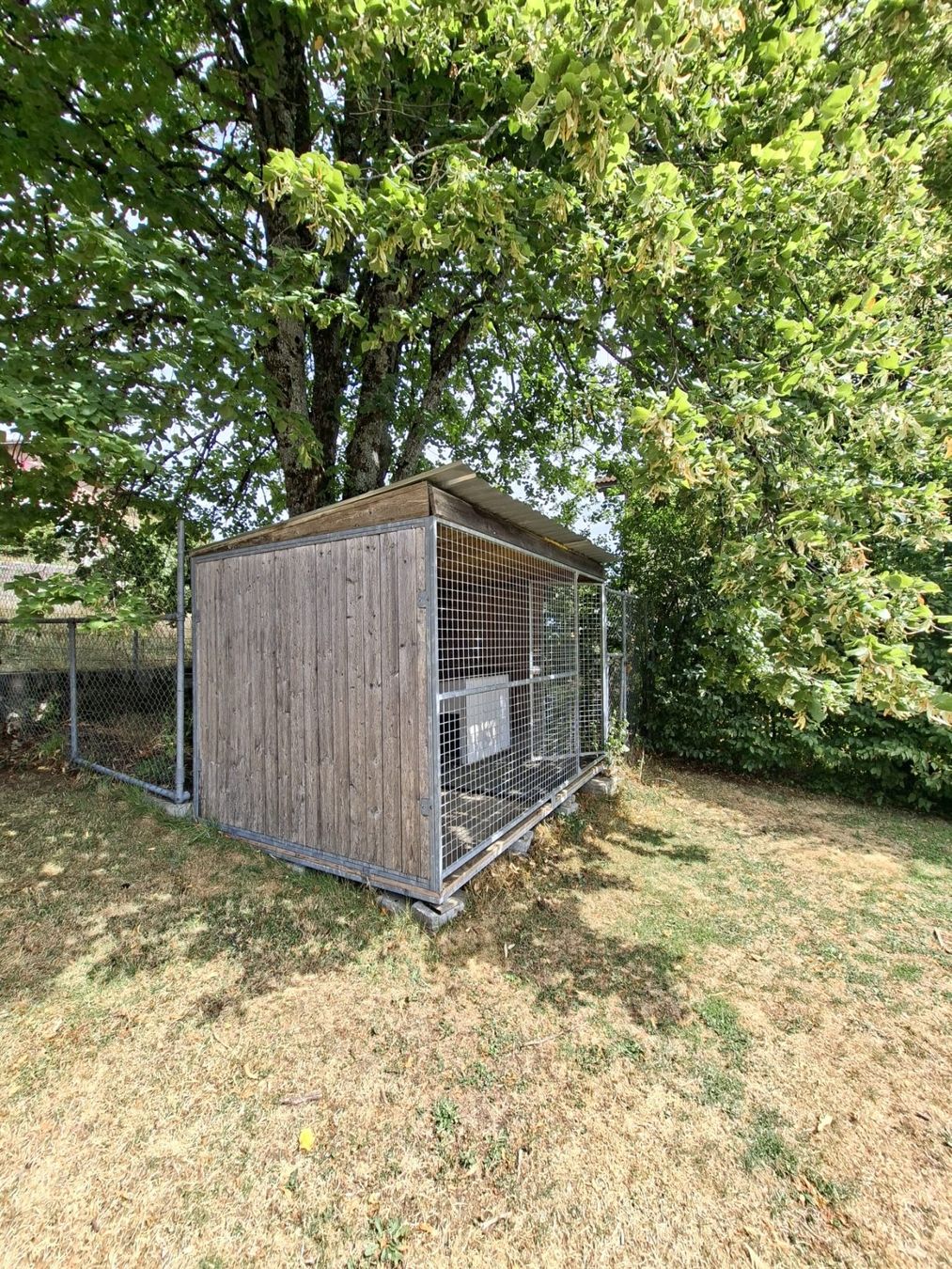 Unterstände: Parc pour chien – Gebraucht aus Montfaucon von Toni060